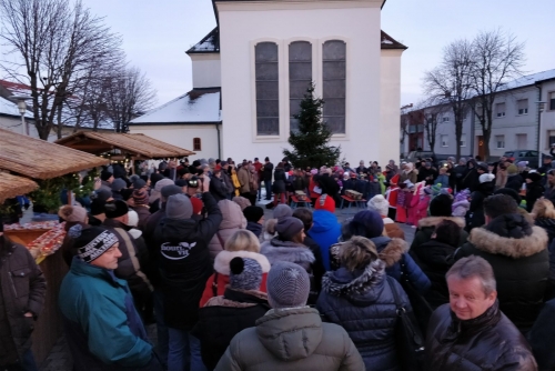 Advent im Dorf am Dorfplatz in Tadten