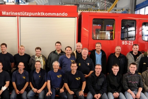 Gruppenfoto bei der Marinefeuerwehr